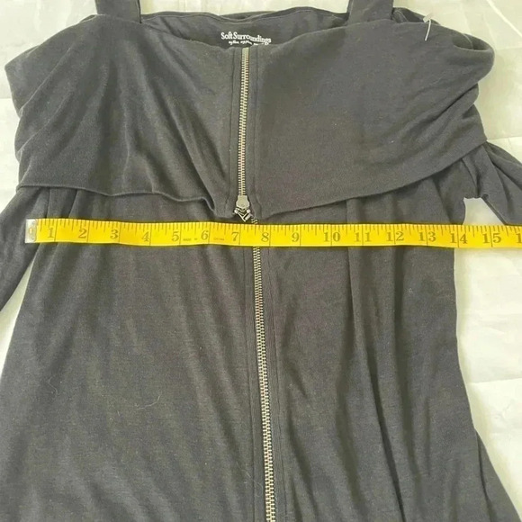 Soft Surroundings Size M BLACK Cold Shoulder Zip Front Top Tunic Blouse - Picture 10 of 11